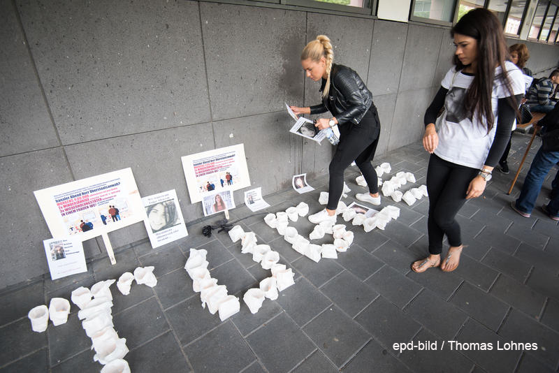 Nach Urteilsverkuendung im Fall Tugce