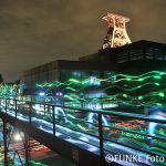 Auf dem Gelände der Zeche Zolvlerein findet am 30. September 2013 die Generalprobe für das Kunstprojekt Speed Of Light Ruhr statt. 120 Läufer sind mit LEDs ausgestattet und laufen in Choreografien über den Werkshof an der Halle 12.

Foto: Sebastian Konopka / WAZ FotoPool