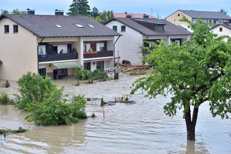 Hochwasserkatastrophe in Simbach am Inn Schäden und Aufräumarbeiten nach der Hochwasserkatastrophe in Simbach am Inn. Simbach am Inn Bayern Deutschland Copyright: argumx/xThomasxEinberger Flood disaster in Simbach at Inn Damage and Cleanups after the Flood disaster in Simbach at Inn Simbach at Inn Bavaria Germany Copyright argumx xThomasxEinberger